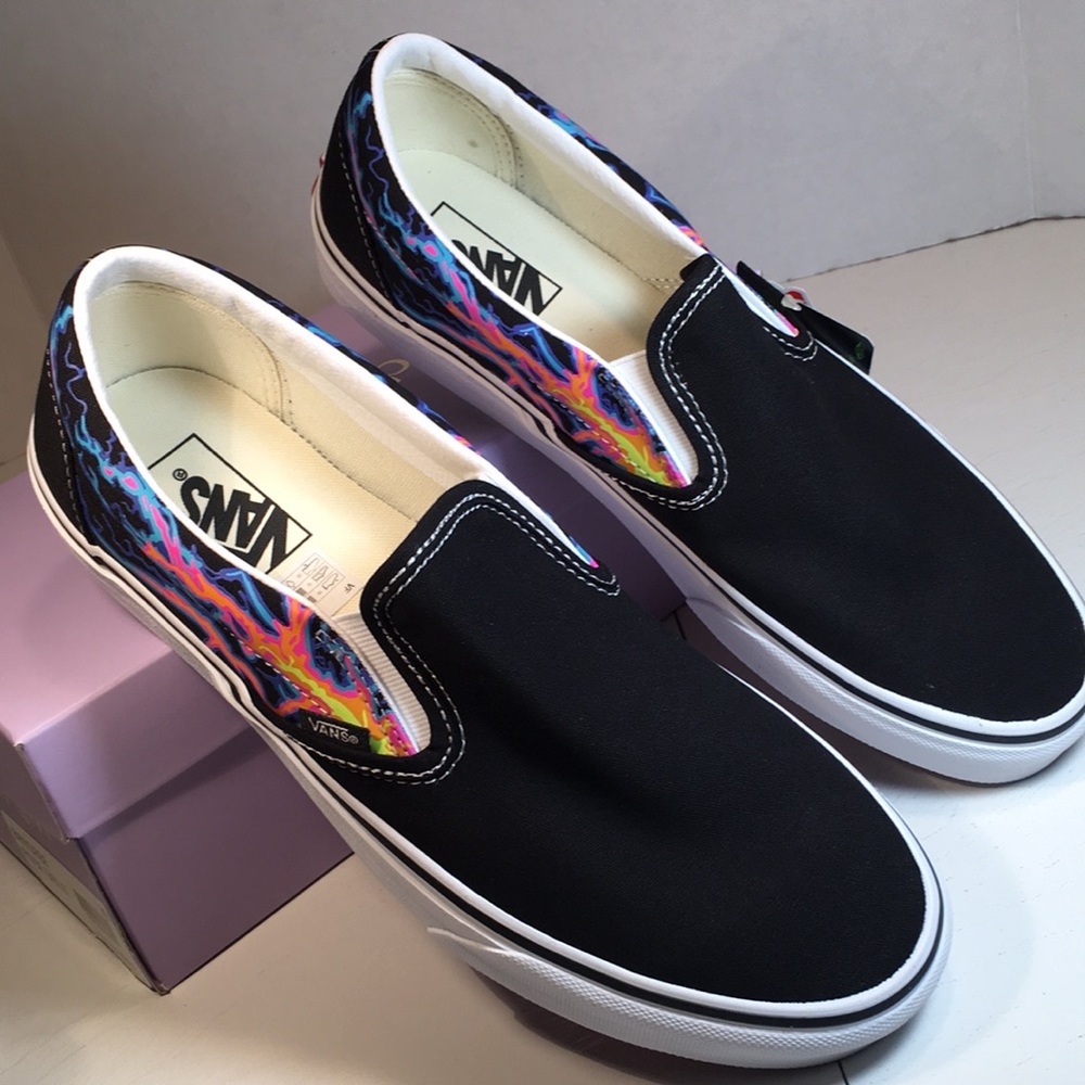 NWT Vans Classic Slip-On Electric Flame Black and True White Men’s 11.5 - Picture 3 of 9